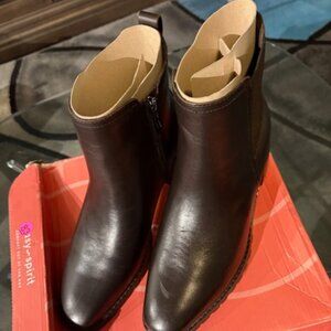 Brand New Easy Spirit Boots Size 10 M